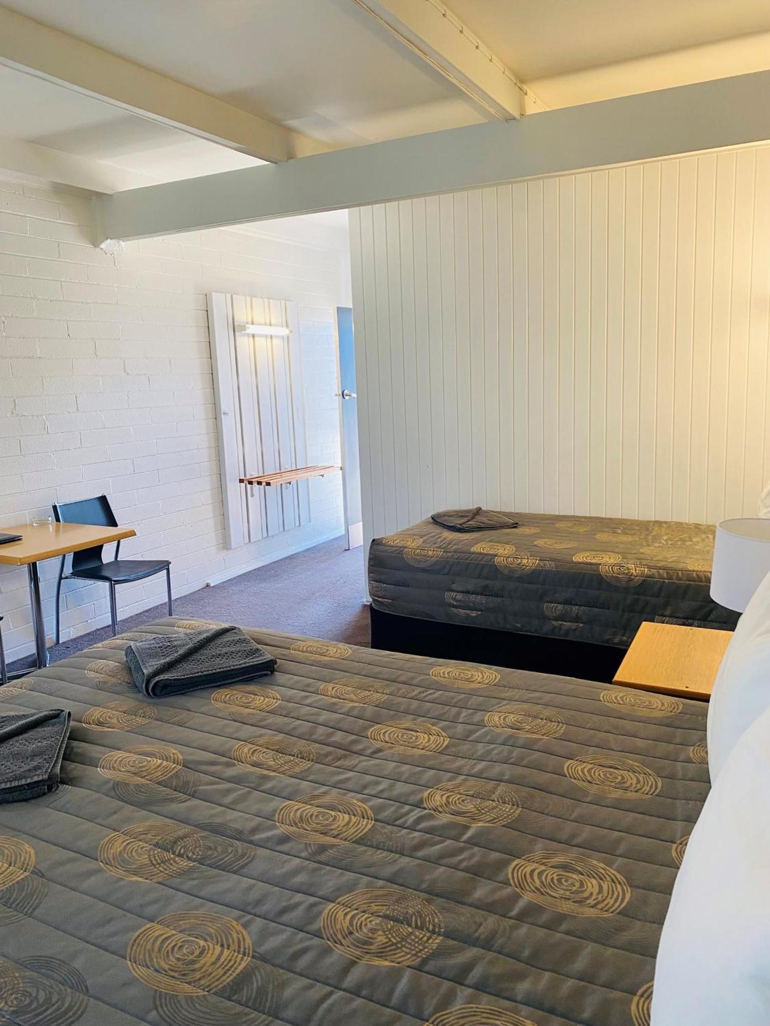 Rubicon Hotel Motel イールドン エクステリア 写真