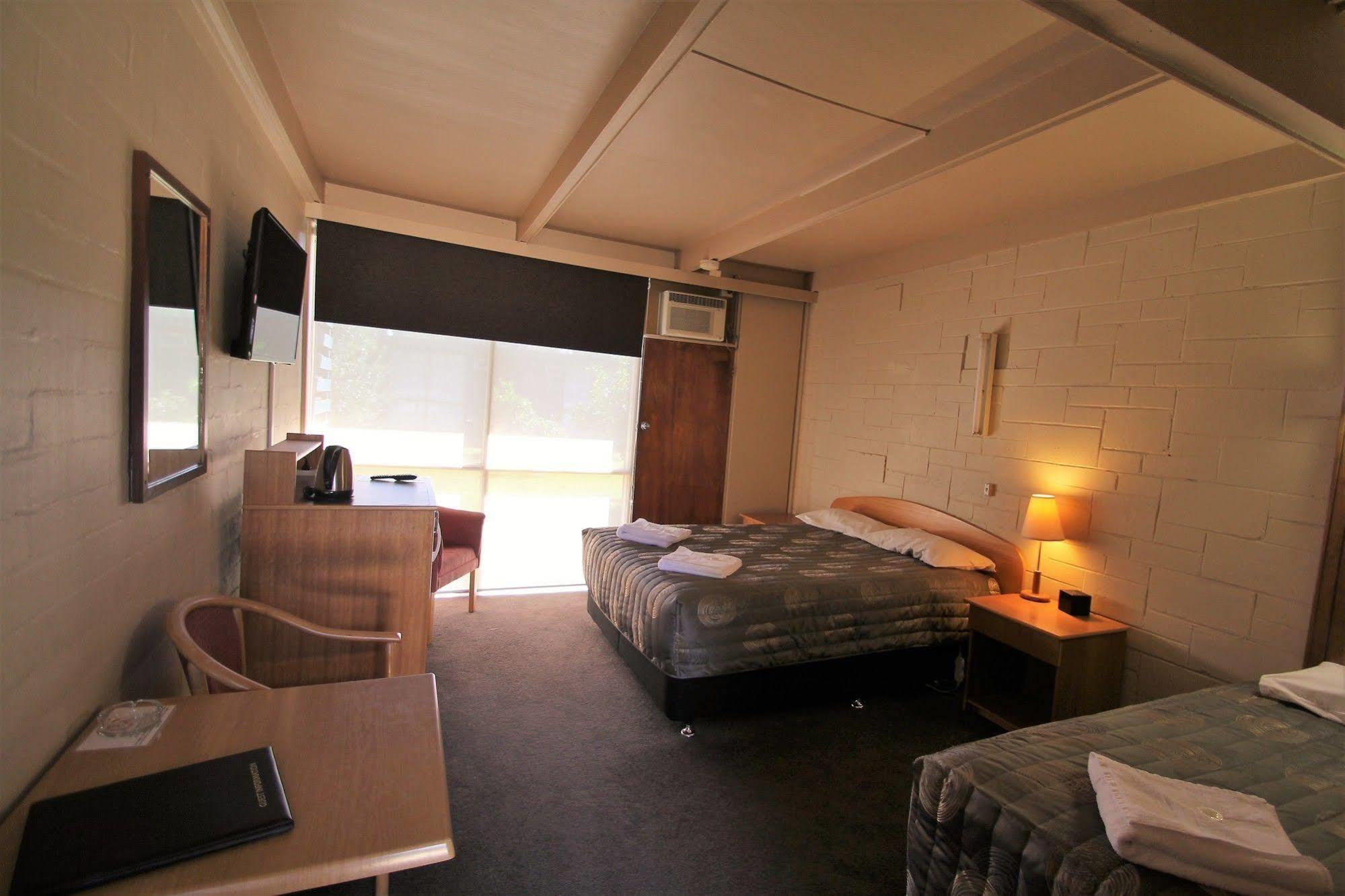 Rubicon Hotel Motel イールドン エクステリア 写真