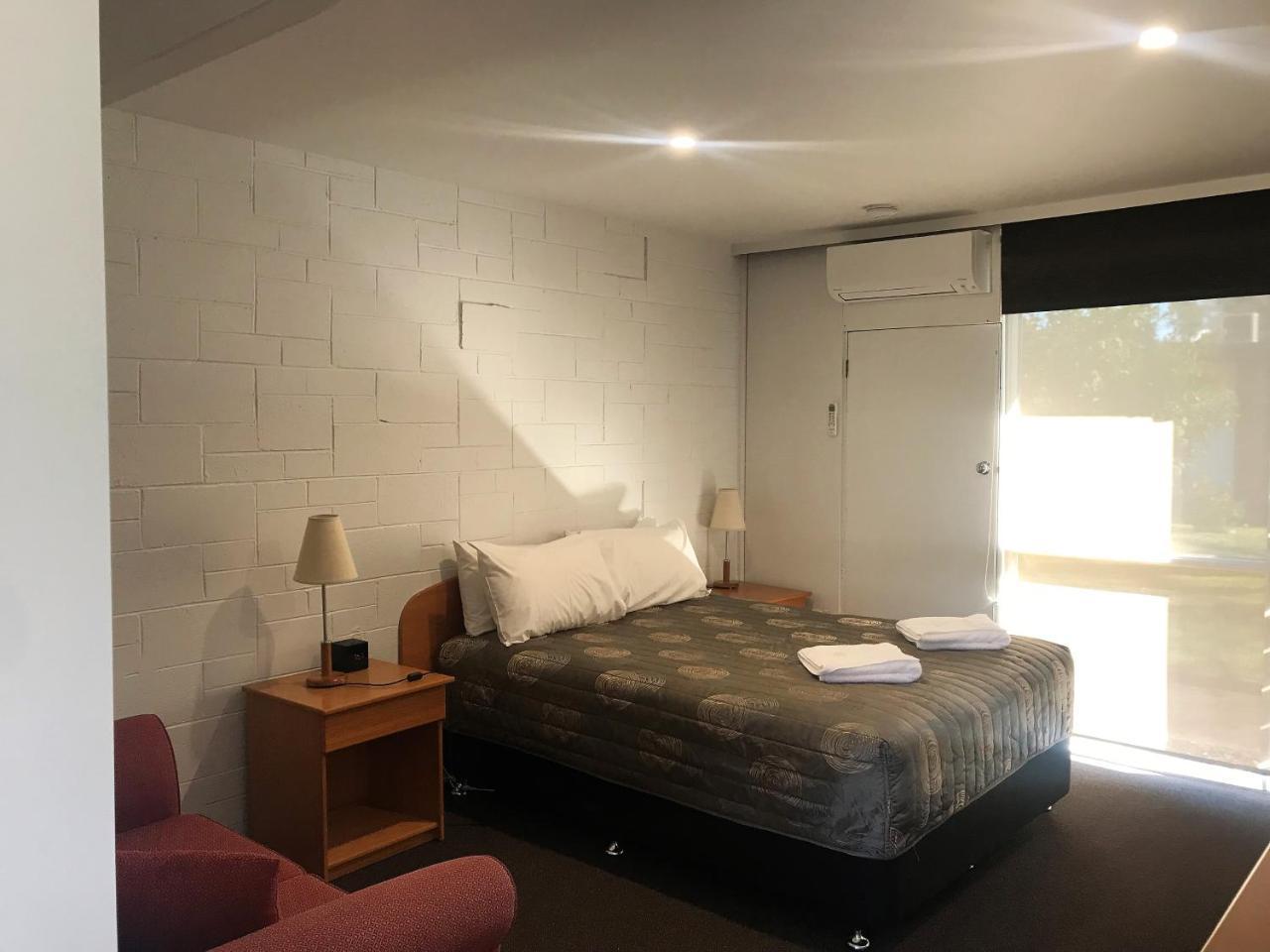 Rubicon Hotel Motel イールドン エクステリア 写真